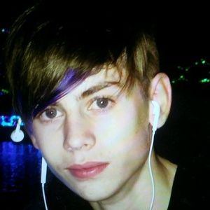 Meet your Posher, Dakota